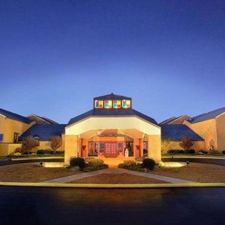 Red Roof Inn Plus+ & Suites Knoxville West - Cedar Bluff Exterior photo