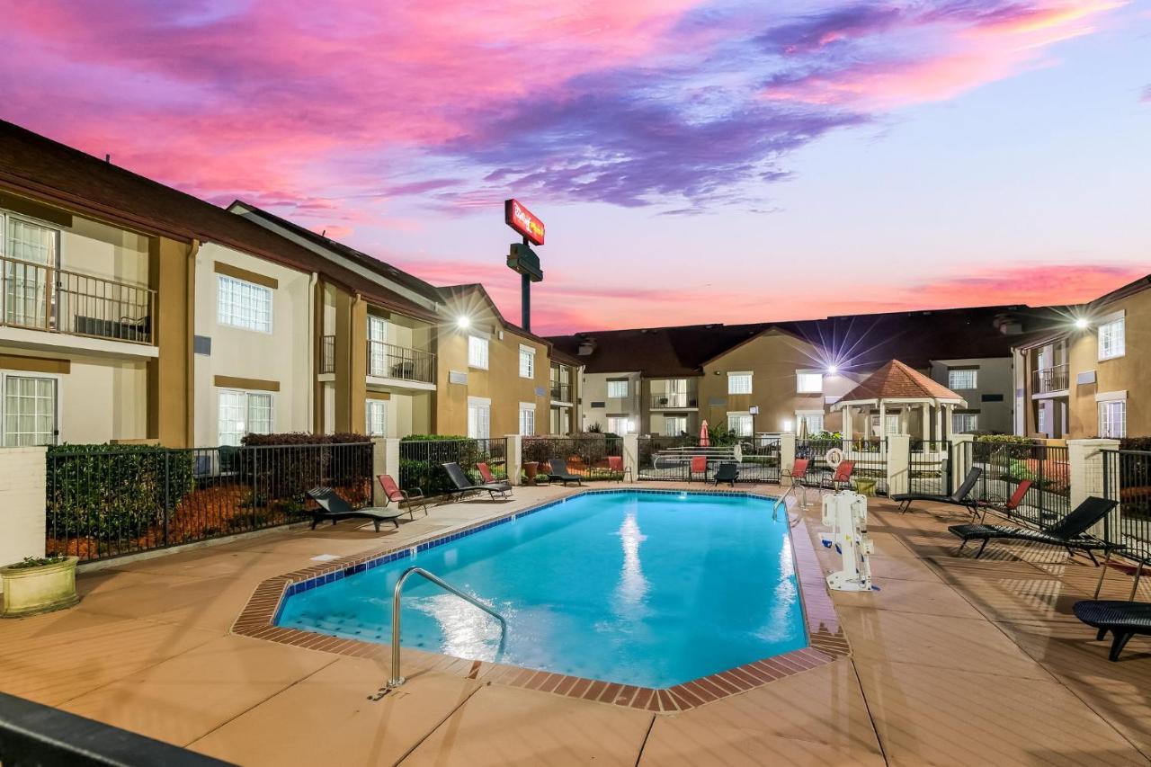 Red Roof Inn Plus+ & Suites Knoxville West - Cedar Bluff Exterior photo