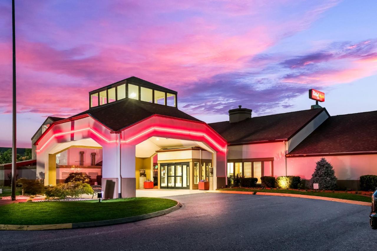 Red Roof Inn Plus+ & Suites Knoxville West - Cedar Bluff Exterior photo